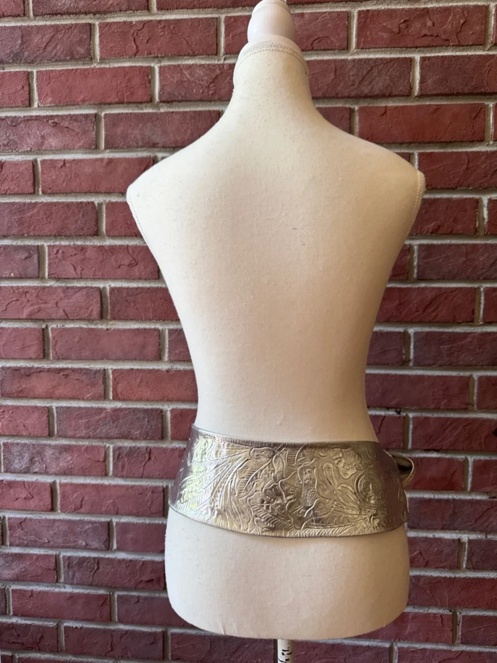 Embossed Floral Design Silver Metallic Leather Waist Wrap Belt O/S Handmade USA
